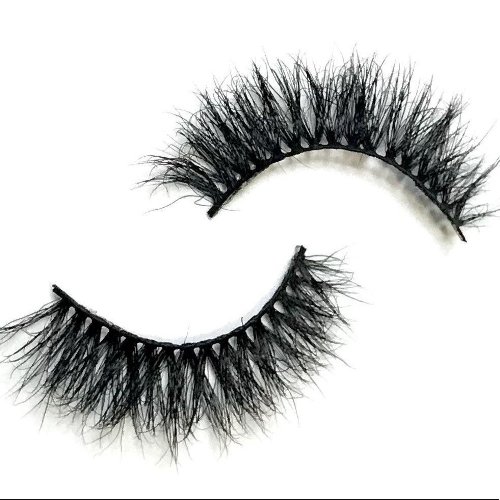 “Lady” Lashes - Picture 3 of 3